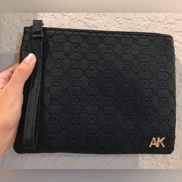 NWOT Anne Klein Black Logo Embossed Wristlet Wallet Clutch Bag - Picture 4 of 14